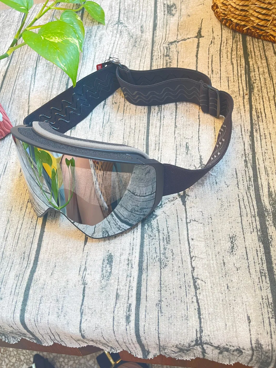 Wholesale 2022 UV400 Men Women Fog-Proof Anti Scratch Customized Rimless Magnetic Snowboard Snow Ski Goggle